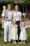 Wassenaar 11 juli 2008
Foto uurtje met prinses Maxima Prins Willem Alexander  en hun dochters Prinses Amalia Prinses Alexia en Prinses Ariane . 
Ze komen aanrijden in bakfiets.