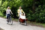 Wassenaar 11 juli 2008
Foto uurtje met prinses Maxima Prins Willem Alexander  en hun dochters Prinses Amalia Prinses Alexia en Prinses Ariane . 
Ze komen aanrijden in bakfiets.
