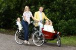 Wassenaar 11 juli 2008
Foto uurtje met prinses Maxima Prins Willem Alexander  en hun dochters Amalia Alexia en Ariane . Ze komen aanrijden in bakfiets.
Peter Smulders bv