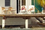 Curacao 13 augustus 2002
Prins Willem Alexander en Maxima aan het zonnen bij hun appartement