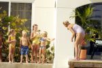 Curacao 13 augustus 2002
Prins Willem Alexander en Maxima aan het zonnen bij hun appartement