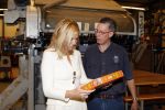 Mdedemblik 17 oktober 2007
Prinses Maxima  bezoekt de Jumbo speelgoed fabriek en doet werk achter de lopende band. Ook speelt ze met kinderen mens erger je niet.