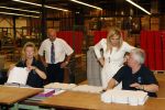 Mdedemblik 17 oktober 2007
Prinses Maxima  bezoekt de Jumbo speelgoed fabriek en doet werk achter de lopende band. Ook speelt ze met kinderen mens erger je niet.