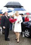 Mdedemblik 17 oktober 2007
Prinses Maxima  bezoekt de Jumbo speelgoed fabriek en doet werk achter de lopende band. Ook speelt ze met kinderen mens erger je niet.