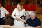 Mdedemblik 17 oktober 2007
Prinses Maxima  bezoekt de Jumbo speelgoed fabriek en doet werk achter de lopende band. Ook speelt ze met kinderen mens erger je niet.