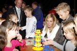 Mdedemblik 17 oktober 2007
Prinses Maxima  bezoekt de Jumbo speelgoed fabriek en doet werk achter de lopende band. Ook speelt ze met kinderen mens erger je niet.