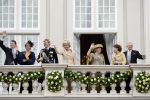 Den Haag 18 september 2007
Koningin Beatrix Prins Willem Alexander Maxima Prinses Margriet Pieter v Vollenhoven Prins Constantijn en Prinses Laurentien bij prinsjesdag met de gouden koets.