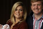 Den Haag 26 juni 2007
Fotomoment met Prins Willem Alexander Maxima Prinses Amalia Alexia en Ariane bij de koninklijke stallen. Prinses Alexia viert haar 2e verjaardag.