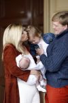 Den Haag 26 juni 2007
Fotomoment met Prins Willem Alexander Maxima Prinses Amalia Alexia en Ariane bij de koninklijke stallen. Prinses Alexia viert haar 2e verjaardag.