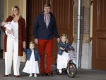 Den Haag 26 juni 2007
Fotomoment met Prins Willem Alexander Maxima Prinses Amalia Alexia en Ariane bij de koninklijke stallen. Prinses Alexia viert haar 2e verjaardag.