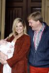 Den Haag 26 juni 2007
Fotomoment met Prins Willem Alexander Maxima Prinses Amalia Alexia en Ariane bij de koninklijke stallen. Prinses Alexia viert haar 2e verjaardag.