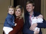 Den Haag 26 juni 2007
Fotomoment met Prins Willem Alexander Maxima Prinses Amalia Alexia en Ariane bij de koninklijke stallen. Prinses Alexia viert haar 2e verjaardag.