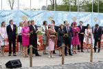 Makkum en Franeker30 april 2008
Koninginnedag 2008 met Koningin Beatrix Prins Willem Alexander Friso Constantijn Maurits Floris Pieter Christiaan Pieter v Vollenhoven en de prinsessen Maxima Laurentien Mabel Aimee Anita Margriet en Marilene. Ed Nijpels met zijn vrouw
Peter Smulders bv