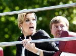 Apeldoorn 30 april 2009
Prinses Maxima en Prins Willem Alexander schrikken van het ongeluk / aanslag
die tijdens koninginnedag plaats vindt.
Peter Smulders bv