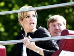 Apeldoorn 30 april 2009
Prinses Maxima en Prins Willem Alexander schrikken van het ongeluk / aanslag
die tijdens koninginnedag plaats vindt.
Peter Smulders bv