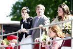 Apeldoorn 30 april 2009
Prinses Maxima en Prins Willem Alexander schrikken van het ongeluk / aanslag
die tijdens koninginnedag plaats vindt.
Peter Smulders bv