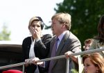 Apeldoorn 30 april 2009
Prinses Maxima en Prins Willem Alexander schrikken van het ongeluk / aanslag
die tijdens koninginnedag plaats vindt.
Peter Smulders bv