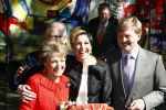 Apeldoorn 30 april 2009
Koninginnedag 2009 in apeldoorn met Koningin Beatrix Pieter v Vollenhoven Prinses Margriet Maxima Prins Willem Alexander Prins Constantijn Prinses Laurentien Prinses Mabel Prins Friso Prins Maurits Prinses Marilene Prins Pieter Christiaan Prinses Anita Prins Floris een zwangere Prinses Aimee en Prinses Annette. s middags probeerde een dwaas een aanslag te plegen op de koninklijke familie waarbij meerdere doden vielen.
Peter Smulders bv