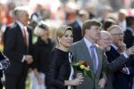 Apeldoorn 30 april 2009
Koninginnedag 2009 in apeldoorn met Koningin Beatrix Pieter v Vollenhoven Prinses Margriet Maxima Prins Willem Alexander Prins Constantijn Prinses Laurentien Prinses Mabel Prins Friso Prins Maurits Prinses Marilene Prins Pieter Christiaan Prinses Anita Prins Floris een zwangere Prinses Aimee en Prinses Annette. s middags probeerde een dwaas een aanslag te plegen op de koninklijke familie waarbij meerdere doden vielen.
Peter Smulders bv