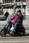 Amsterdam 22 april 2009
Menno Kohler op zijn vespa scooter met zijn hond.
Peter Smulders bv