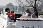 Nederhorst den Berg 13 april 2009
Milika Peterzon en Jurgen Smit met dochter en kleinkind op de boot aan het varen.
Peter Smulders bv