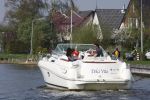 Nederhorst den Berg 13 april 2009
Milika Peterzon en Jurgen Smit met dochter en kleinkind op de boot aan het varen.
Peter Smulders bv