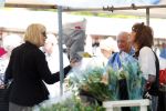 Laren 23 mei 2008
Mireille gaat bloemen kopen op de markt in Laren.