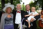 Nuenen, 9 Augustus 2008
Trouwen Tanja Jess en Charly Luske
Moeder en vader Charly Luske en vader Tanja Jess met zijn vrouw en hun jongste kleinkind
