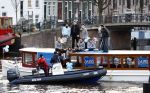 Amsterdam 1 februari 2008
Dennis v d Geest probeert aandacht te krijgen voor 