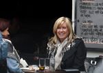 Amsterdam 4 april 2009
Monique Rijkaard Olgers op terras op de pc hooftstraat met een vriendin en een vriend. Ze heeft het erg naar haar zin.
Peter Smulders bv
