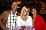 Volendam 5 juni 2008
Presentatie cd Monique Smit  in cafe de vrijheid. 
Monique met haar ouders