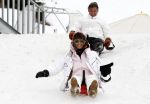 Lech 27 februari 2008
Rene en Natasja Froger aan het rodelen met Maxime en didier op wintersport vakantie.
Peter Smulders bv