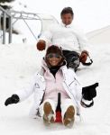 Lech 27 februari 2008
Rene en Natasja Froger aan het rodelen met Maxime en didier op wintersport vakantie.
Peter Smulders bv
