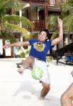 Curacao 2 janjuari 2009
Jan Smit Demy de Zeeuw Nick Schilder en Simon Keizer aan het voetvolleyballen op het strand bij lions Dive.
Yolanthe Cabau v Kasbergen en de vriendinnen van Demy en Nick moedigen ze aan.
Peter Smulders bv