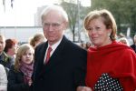 Utrecht 28 april 2009
Pieter v Vollenhoven viert zijn 70e verjaardag in het Beatrix theater in Utrecht. Onno Ruding met zijn vrouw
Peter Smulders bv