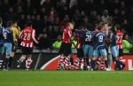 Eindhoven, 19 Maart 2008 Kompetitiewedstrijd PSV-AJAX, eindstand 0-0 
Seizoen 2007/2008
Ruzioe tussen AJAX en PSV met o.a. Gomes, Eric Braamhaar, Edgar Davids, Jan Kromkamp, Timmy Simons, Dennis Rommedahl