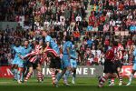 Eindhoven, 13 April 2008 Kampioenswedstrijd PSV-FC Twente, eindstand 1-1 Seizoen 2007/2008. PSV daardoor nog niet kampioen.
Veel drukte voor het doel van FC Twente