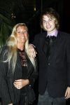 Amsterdam 17 september 2007
Modeshow Ronald Kolk in krasnapolsky. Pammy Boltini met zoon Angelo