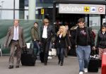 Schiphol 1 mei 2008
Patricia Paay en Adam Curry arriveren vanuit Londen op schiphol voor opnames van Holland s got talent. Ze worden door een chauffeur opgehaald.
Peter Smulders bv
