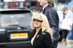 Schiphol 1 mei 2008
Patricia Paay en Adam Curry arriveren vanuit Londen op schiphol voor opnames van Holland s got talent. Ze worden door een chauffeur opgehaald.
Peter Smulders bv