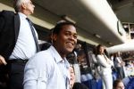 Amsterdam 10 mei 2009
Justin Kluivert wordt gehuldigd voor hun kampioenschap in de rust van de wedstrijd ajax-fc twente in de arena. Papa Patrick is natuurlijk apetrots op de tribune. Justin speelt in de ajax jeugd
Peter Smulders bv
