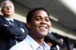 Amsterdam 10 mei 2009
Justin Kluivert wordt gehuldigd voor hun kampioenschap in de rust van de wedstrijd ajax-fc twente in de arena. Papa Patrick is natuurlijk apetrots op de tribune. Justin speelt in de ajax jeugd
Peter Smulders bv