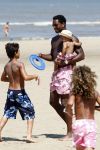 Noordwijk 24 juli 2008
Patrick Kluivert op het strand bij huis ter Duin met Rossana Lima en zijn zoons Shane Quincy Ruben en Justin.