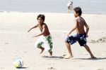 Noordwijk 24 juli 2008
Patrick Kluivert op het strand bij huis ter Duin met Rossana Lima en zijn zoons Shane Quincy Ruben en Justin.