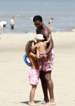 Noordwijk 24 juli 2008
Patrick Kluivert op het strand bij huis ter Duin met Rossana Lima en zijn zoons Shane Quincy Ruben en Justin.