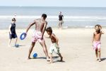 Noordwijk 24 juli 2008
Patrick Kluivert op het strand bij huis ter Duin met Rossana Lima en zijn zoons Shane Quincy Ruben en Justin.