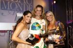 Amsterdam 11 oktober 2007
Beau monde awards in het amstel hotel. paulien Huizinga Yolanthe Cabau v Kasbergen en Chantal Janzen