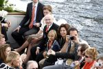 Leiden 23 augustus 2008
De dochter van Phil Collins Joeley Joely Collins trouwt met haar Nederlandse man Stefan Buitelaar. Na het huwelijk gaan ze met boot varen.
Peter Smulders bv