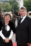 Utrecht 28 april 2009
Pieter v Vollenhoven viert zijn 70e verjaardag in het Beatrix theater in Utrecht. Piet Hein Donner met zijn vrouw
Peter Smulders bv