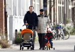 Amsterdam 26 januari 2008
Pieter v Beukering , man van Yvon Jaspers met kinderen en opa aan het wandelen.